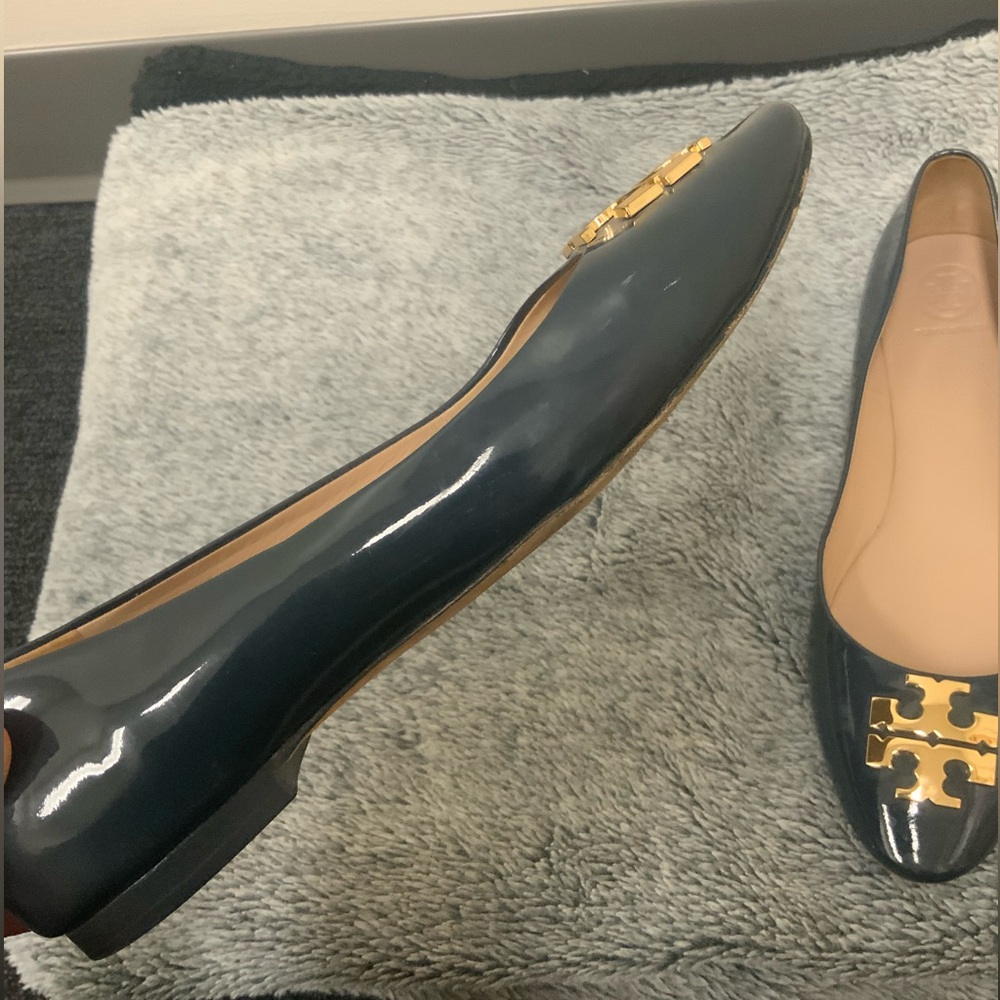 Tory Burch Glossy Flats with Gold Emblem - Picture 4 of 9
